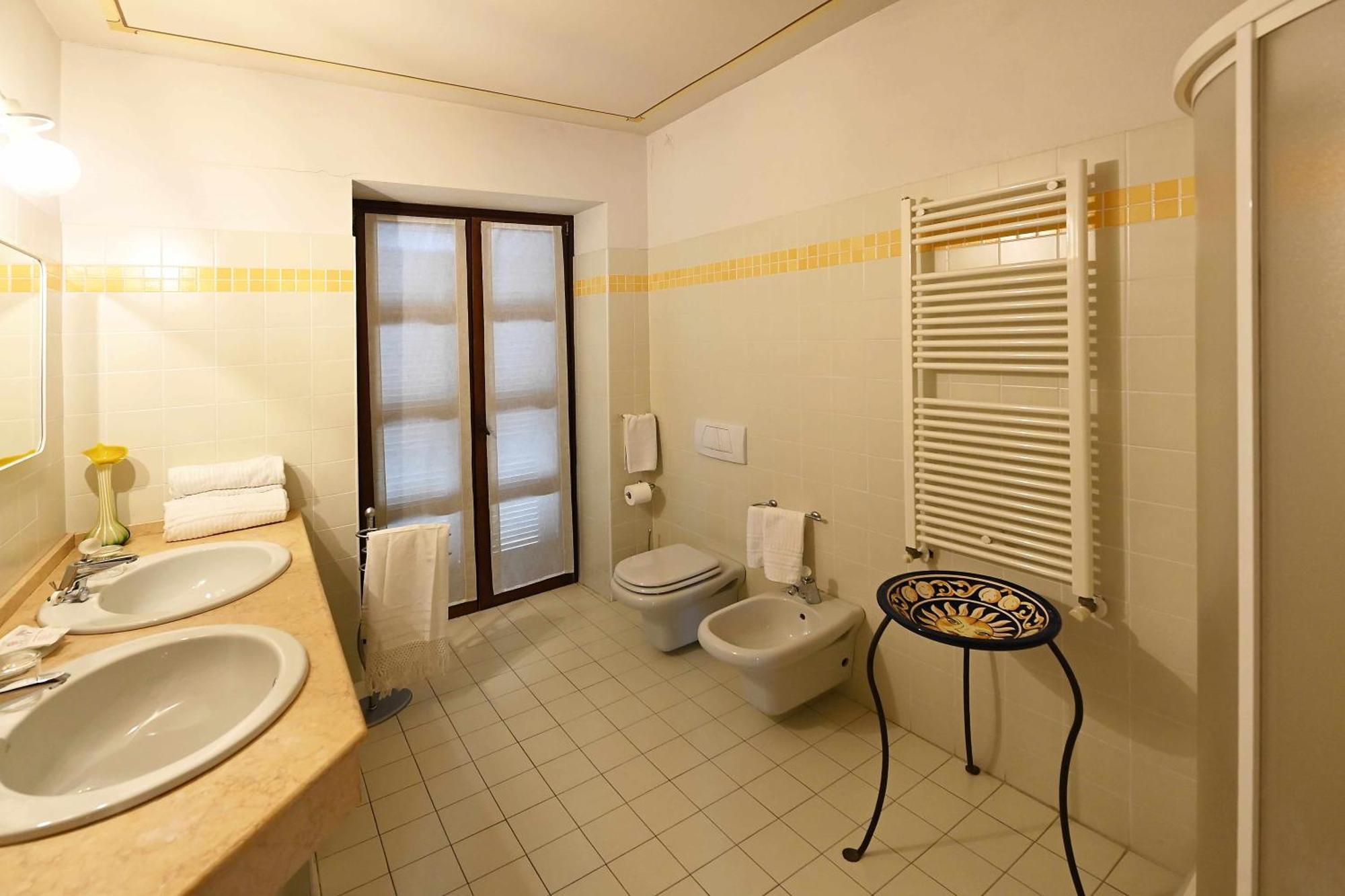 Gasthaus La Ca Dolga La Morra Zimmer foto